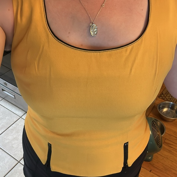 Vintage Cache Top - Picture 11 of 11